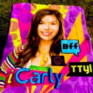 Purple colorful iCarly blanket